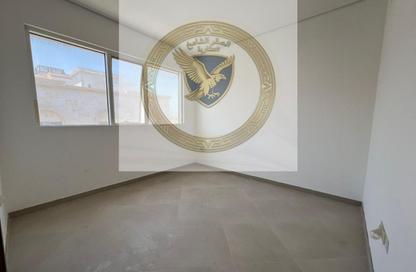 Apartment - 1 Bedroom - 2 Bathrooms for rent in Al Qulaya'ah - Al Sharq - Sharjah