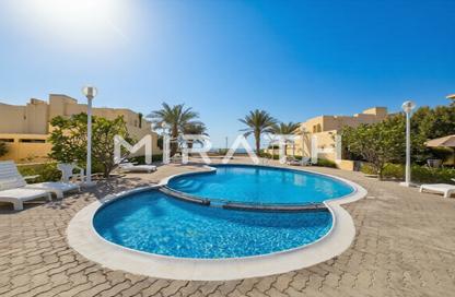 Villa - 4 - 5 for rent in Jumeirah 1 Villas - Jumeirah 1 - Jumeirah - Dubai