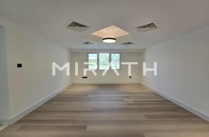 Villa - 4 - 5 for rent in Jumeirah 1 Villas - Jumeirah 1 - Jumeirah - Dubai
