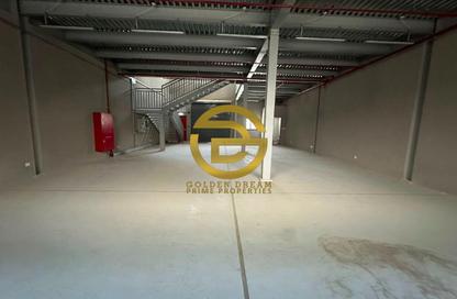 Warehouse - Studio - 1 for rent in Umm Ramool 109 - Umm Ramool - Dubai