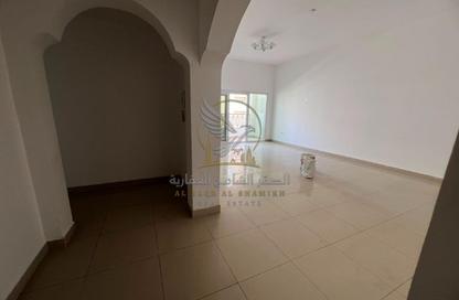 Apartment - 2 - 3 for rent in Al Qulaya'ah - Al Sharq - Sharjah
