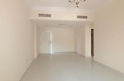 Apartment - 2 Bedrooms - 2 Bathrooms for rent in Al Khan Corniche - Al Khan - Sharjah