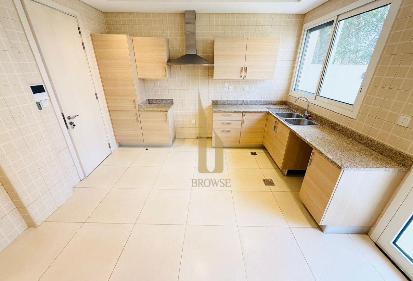 EXCELLENT QUALITY VILLA + HUGE P/GARDEN + 5BR photo 17