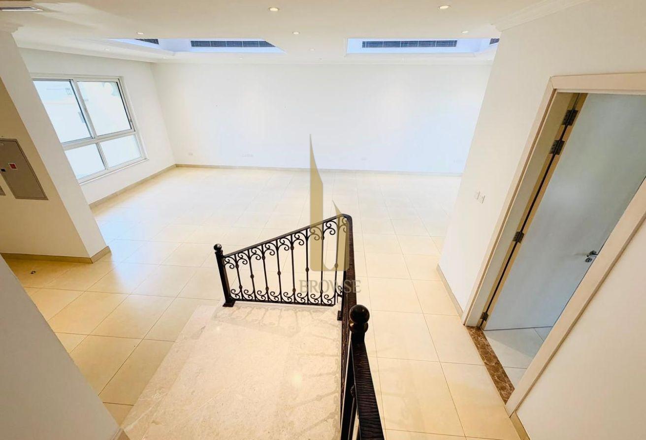 EXCELLENT QUALITY VILLA + HUGE P/GARDEN + 5BR photo 14