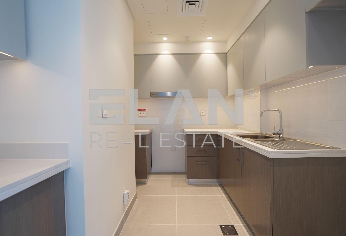 Ready to Move | Spacious | Corner Unit | Mid Floor photo 7