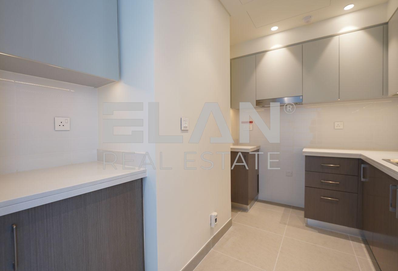 Ready to Move | Spacious | Corner Unit | Mid Floor photo 8