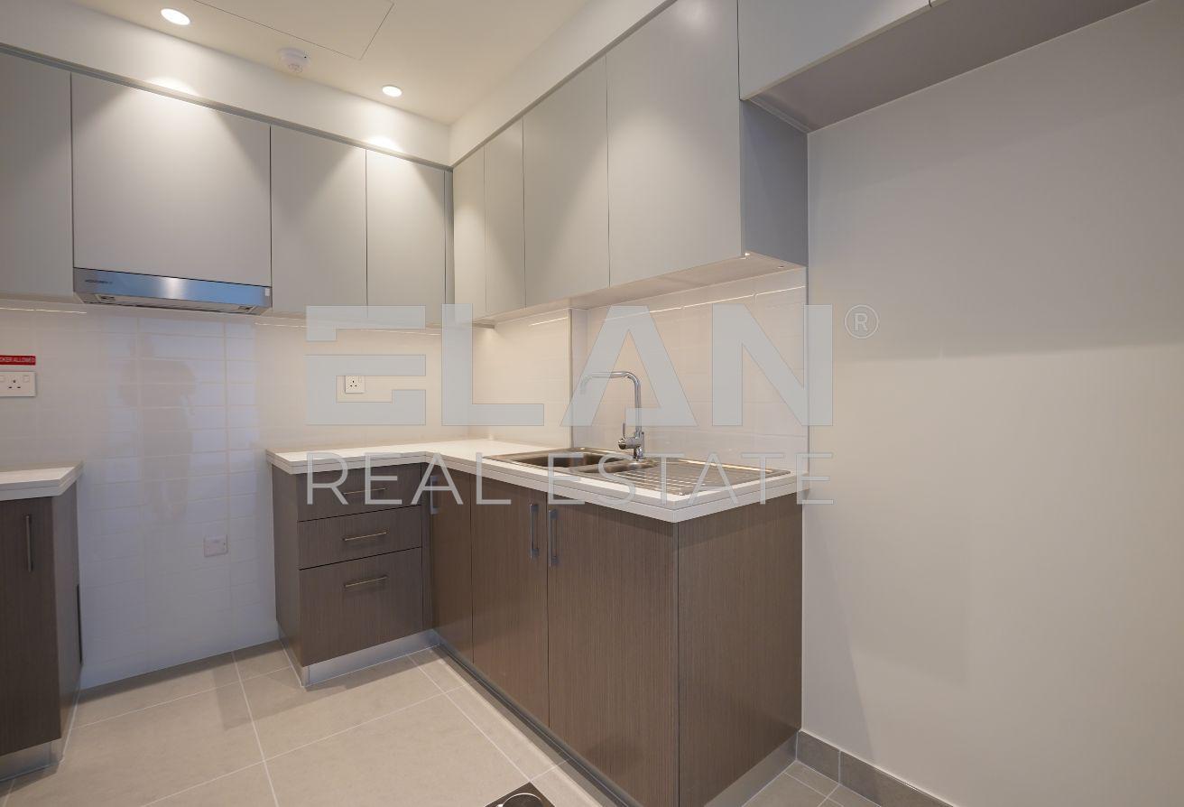 Ready to Move | Spacious | Corner Unit | Mid Floor photo 9
