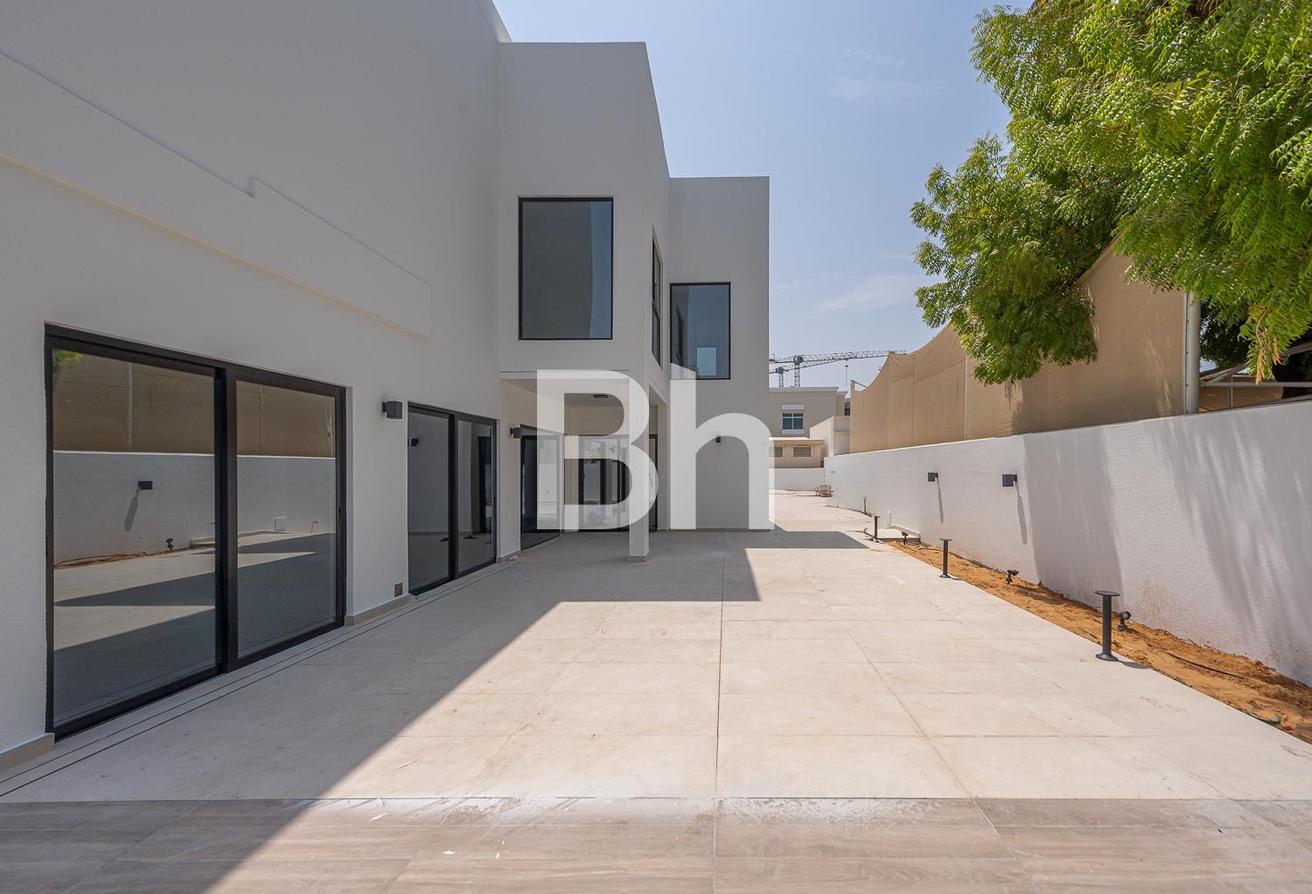 Twin Modern Villas | Full Burj Al Arab View photo 4