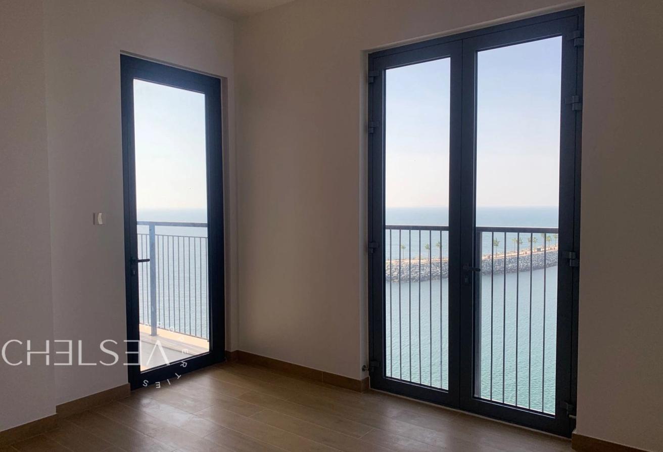 FULL SEA AND MARINA VIEWS | BRAND NEW | VACANT photo 6