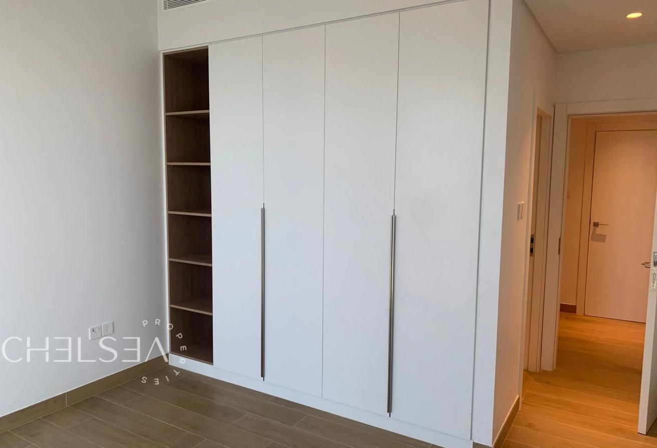 FULL SEA AND MARINA VIEWS | BRAND NEW | VACANT photo 8