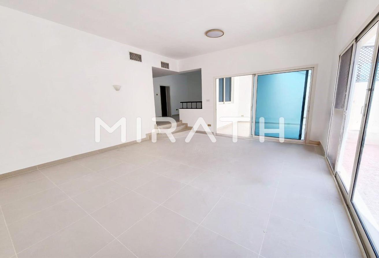 Stunning Villa | Private Pool | Maid’s Room photo 3