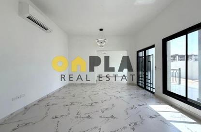 Villa - 5 Bedrooms - 7 Bathrooms for rent in Al Aweer 1 - Al Aweer - Dubai