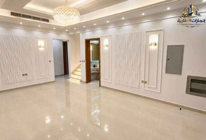 117720004 - Property Image 3