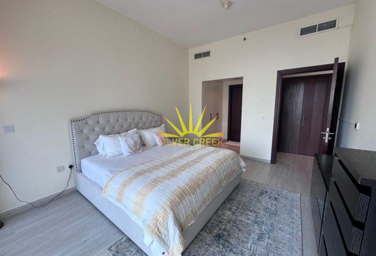 Upgraded|Bright and Furnished 1br| 1.5 bath|Vacant photo 9