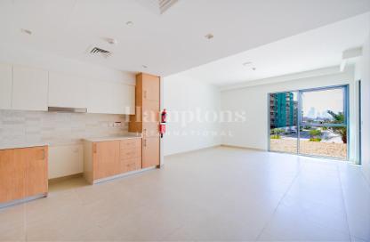 Apartment - 1 Bedroom - 1 Bathroom for rent in Seagate Building 3 - Seagate - Mina Rashid - Dubai