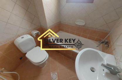 Apartment - Studio - 1 Bathroom for rent in Abu Shagara building - Abu shagara - Sharjah