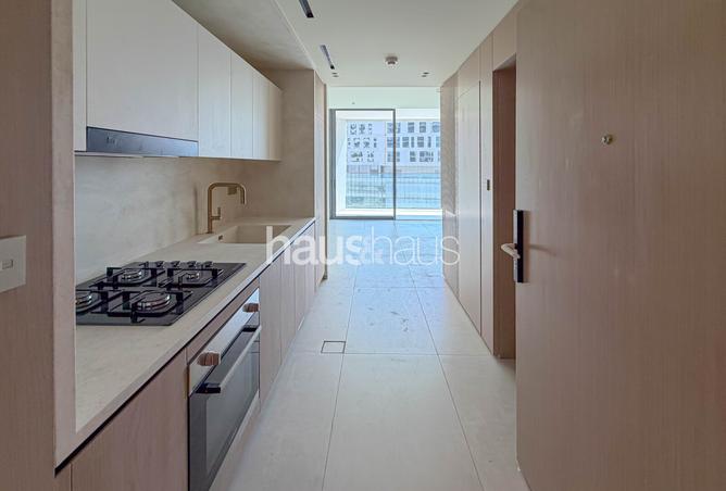 Just Handed Over | Unfurnished | Prime Location photo 3