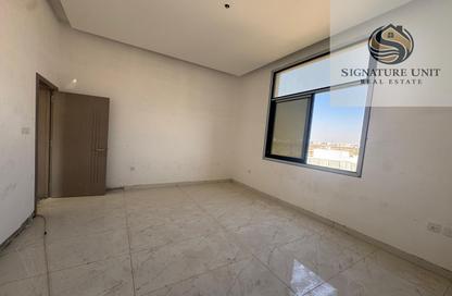 Villa - 4 Bedrooms - 5 Bathrooms for rent in Al Aweer 1 - Al Aweer - Dubai