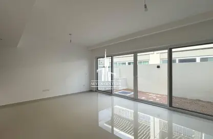 Townhouse - 3 Bedrooms - 4 Bathrooms for rent in Victoria 2 - Victoria - Damac Hills 2 - Dubai