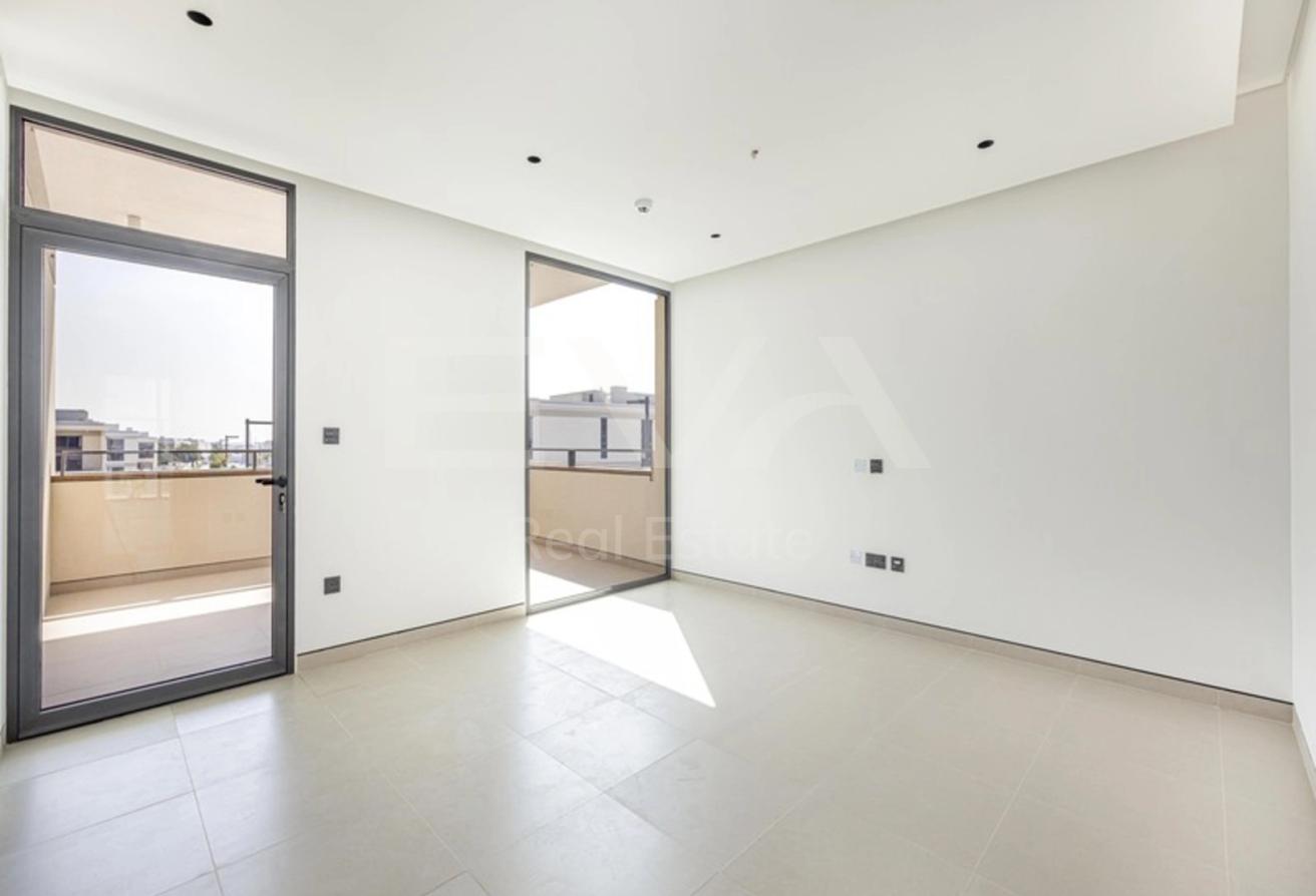 CORNER UNIT | COMMUNITY VIEW | VACANT photo 9