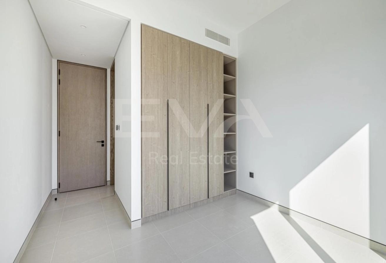 CORNER UNIT | COMMUNITY VIEW | VACANT photo 12
