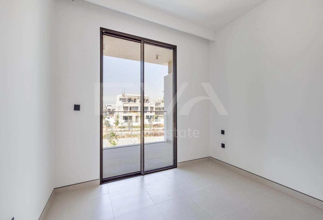 CORNER UNIT | COMMUNITY VIEW | VACANT photo 18