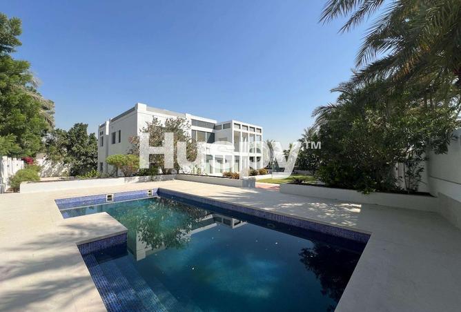 Fully Upgraded | Lake View | Private Pool