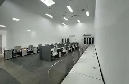 مركز أعمال - استوديو - 2 حمامات للايجار في الفهيدي هايتس - الحمرية - بر دبي - دبي