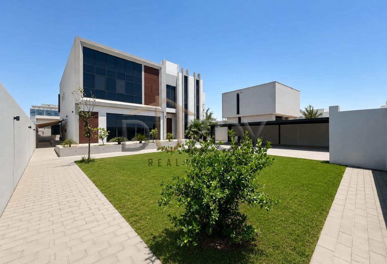 Exclusive | Modern, Spacious 7BRM Villa | Elevator photo 2