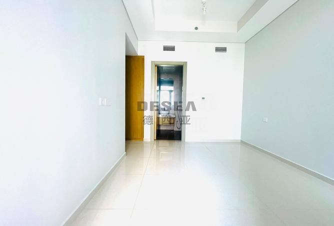 Pool and Community View | Prime Location | Vacant photo 3