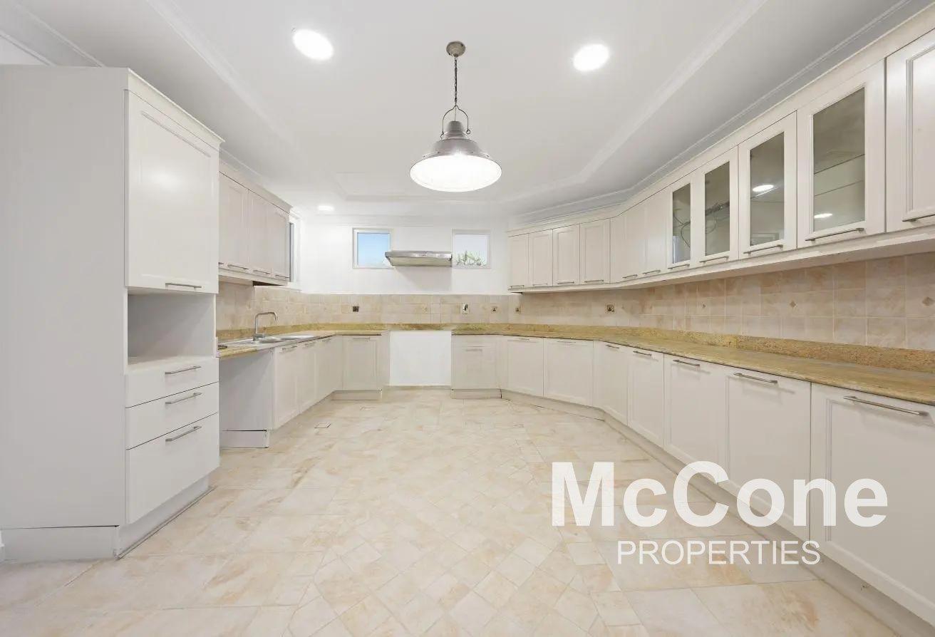 Mid Number | Direct Beach Access | View Today photo 6