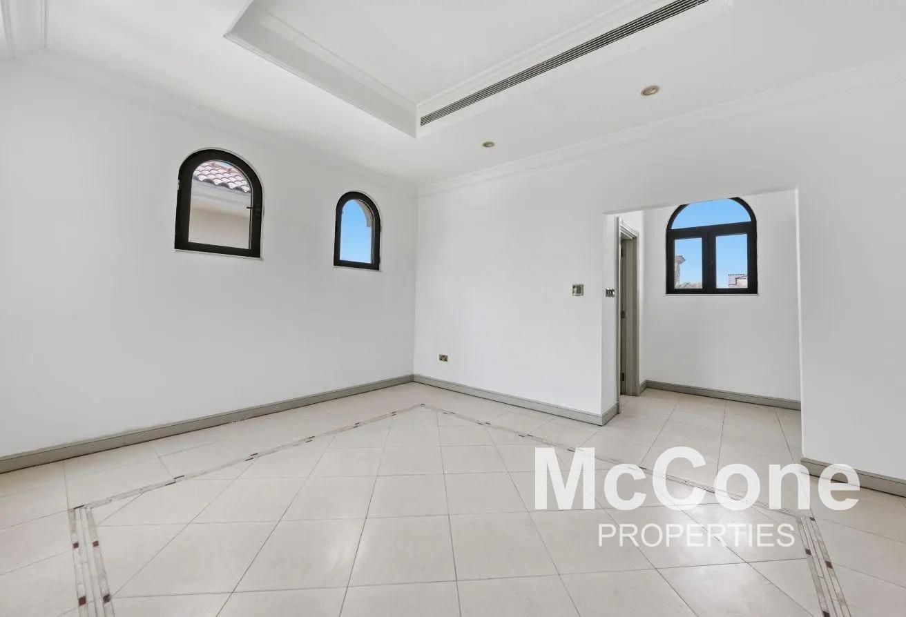 Mid Number | Direct Beach Access | View Today photo 10