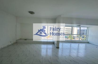 Apartment - 3 - 3 for rent in Dhiyafa Building - Al Badaa - Dubai