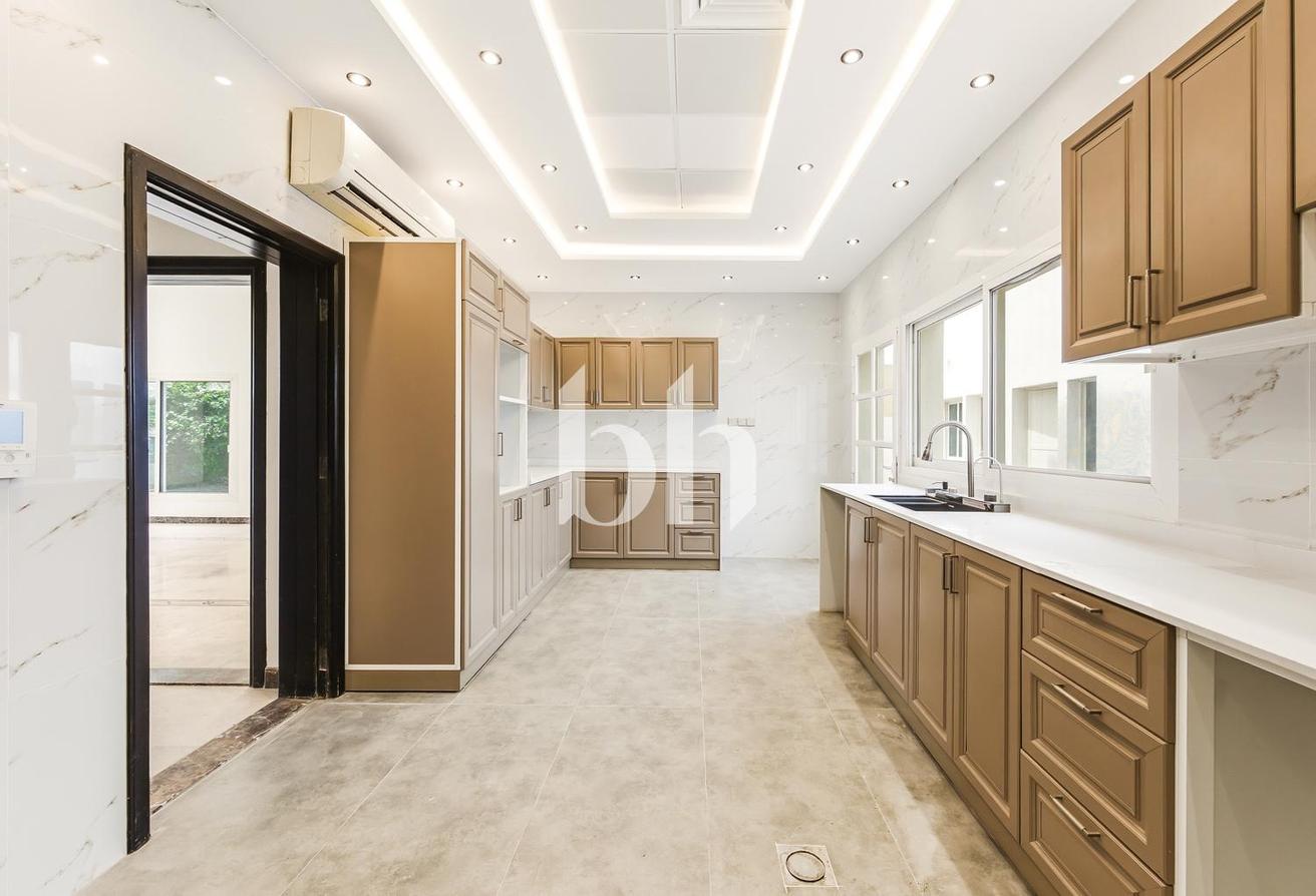 Freshly Upgraded | 5BR | Driver and Maids Room photo 8