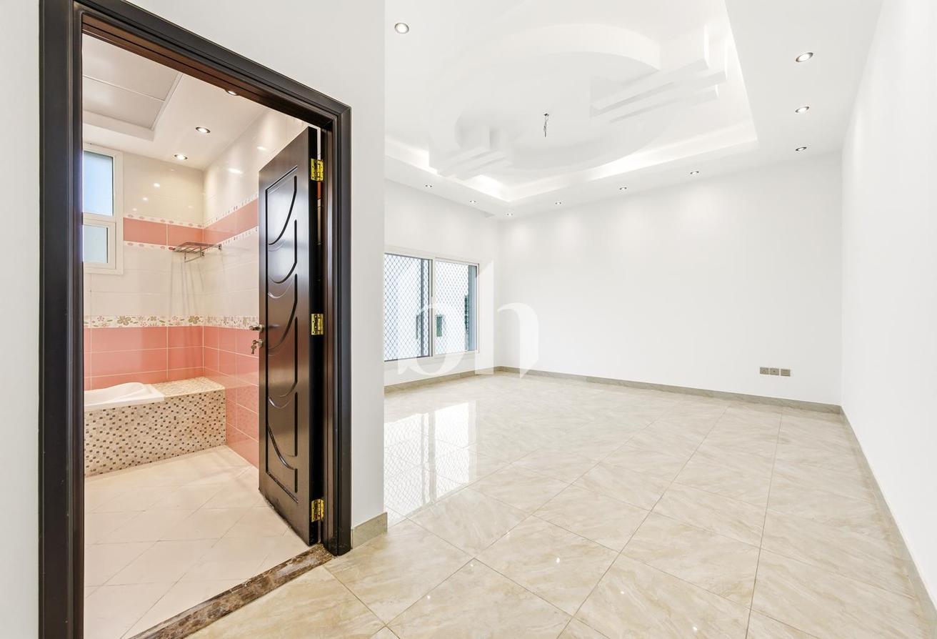 Freshly Upgraded | 5BR | Driver and Maids Room photo 12