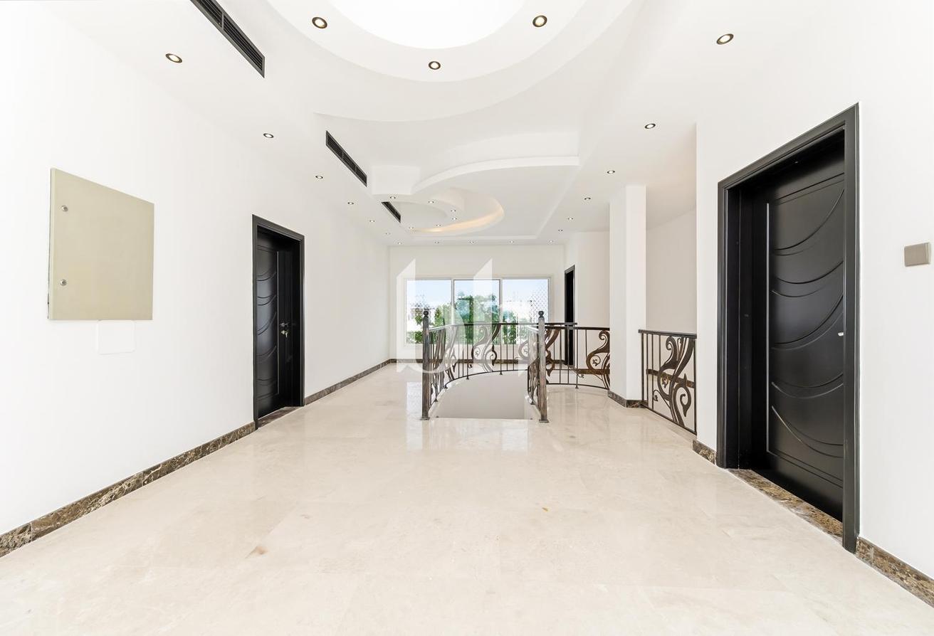 Freshly Upgraded | 5BR | Driver and Maids Room photo 11