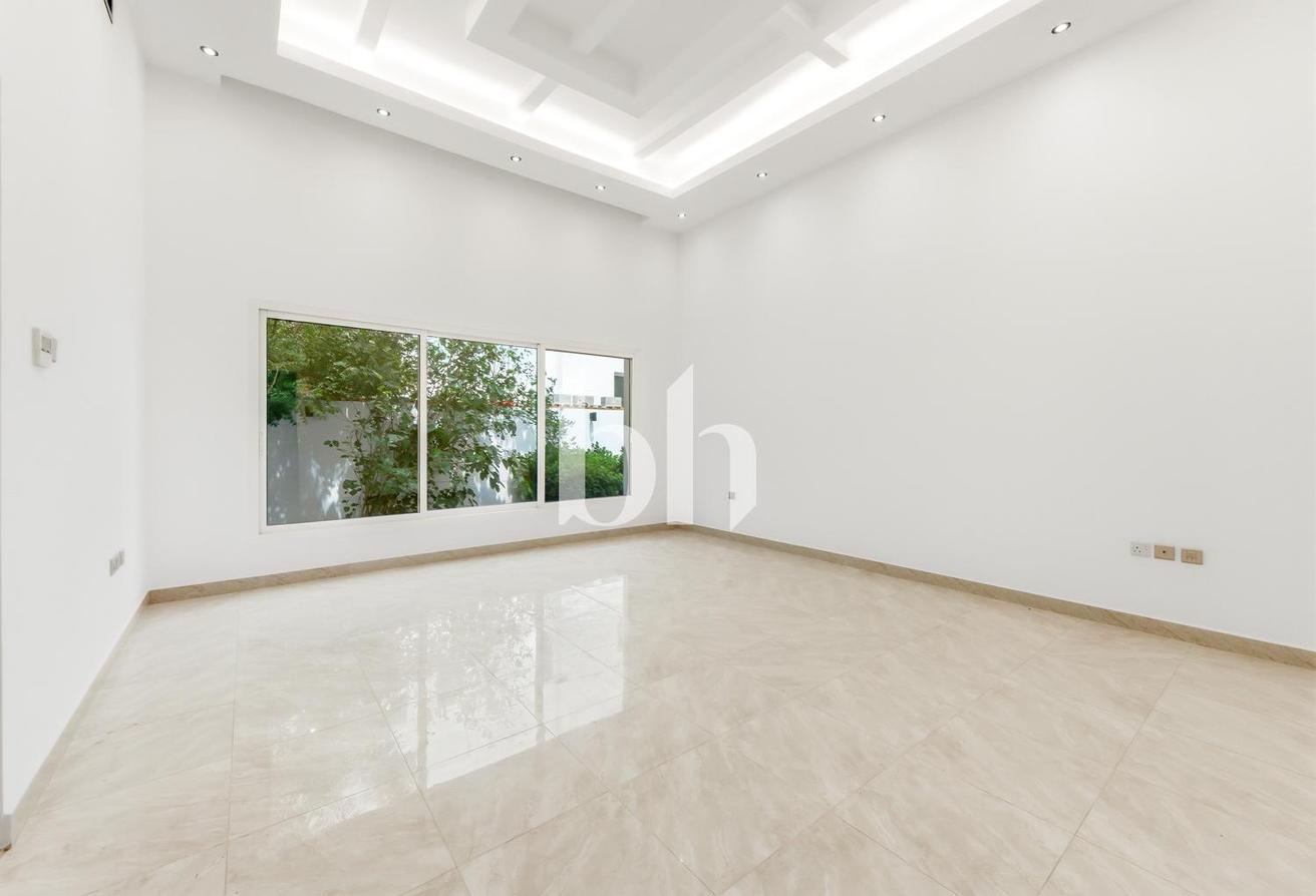 Freshly Upgraded | 5BR | Driver and Maids Room photo 6