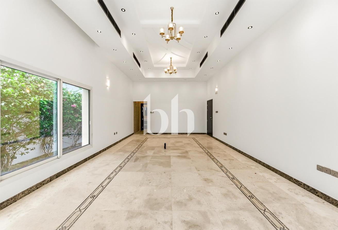 Freshly Upgraded | 5BR | Driver and Maids Room photo 5