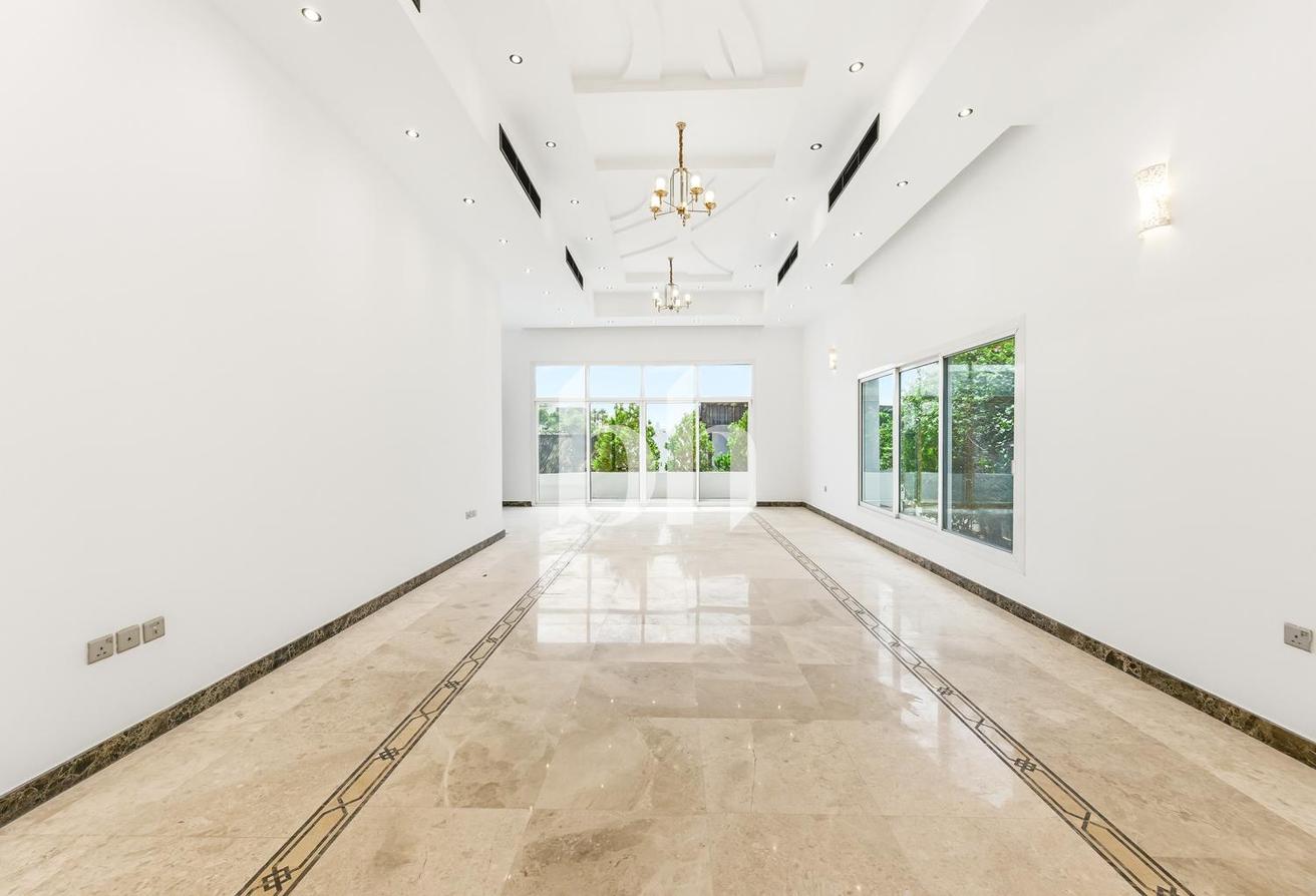 Freshly Upgraded | 5BR | Driver and Maids Room photo 3