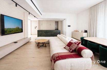 Apartment - 3 Bedrooms - 4 Bathrooms for sale in Vezul Residence - Business Bay - Dubai