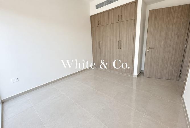 Ready to Move | 4 Bed Middle Unit |Vacant photo 3