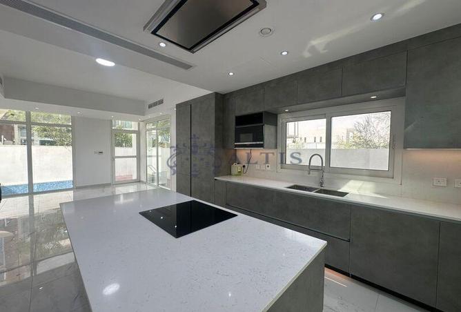 100387277 - Property Image 2