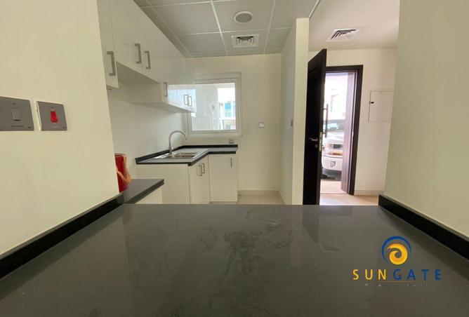 104251379 - Property Image 3