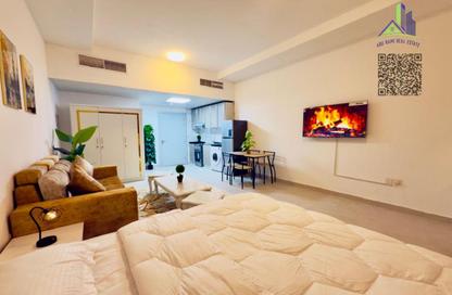 Apartment - Studio - 1 for rent in Corniche Tower - Ajman Corniche Road - Ajman