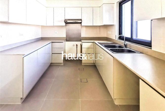 96111037 - Property Image 3