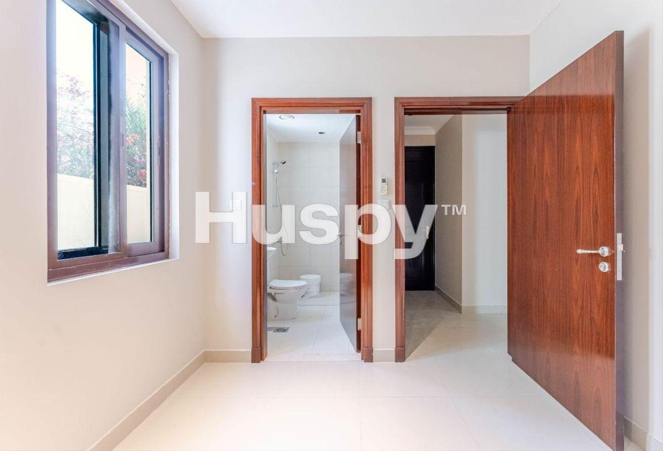 Vacant Soon | Close to Pool | Open Plan photo 10