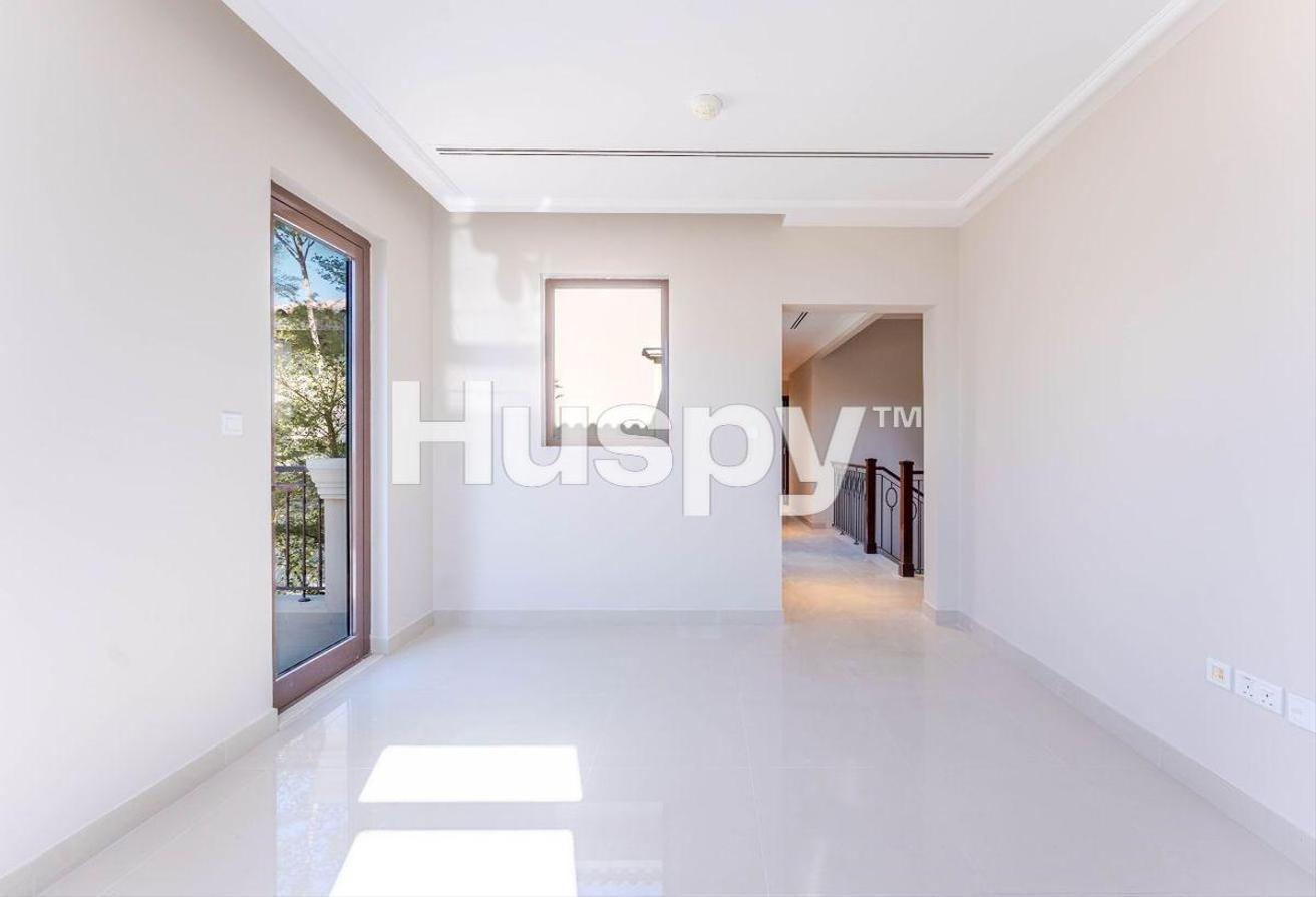 Vacant Soon | Close to Pool | Open Plan photo 6