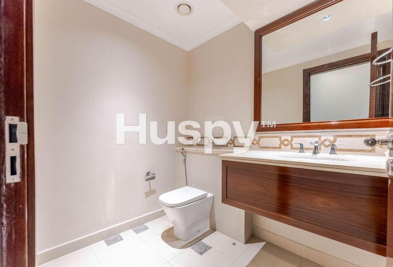 Vacant Soon | Close to Pool | Open Plan photo 8