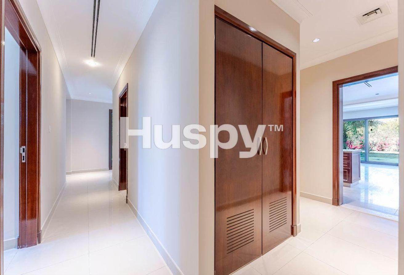 Vacant Soon | Close to Pool | Open Plan photo 7