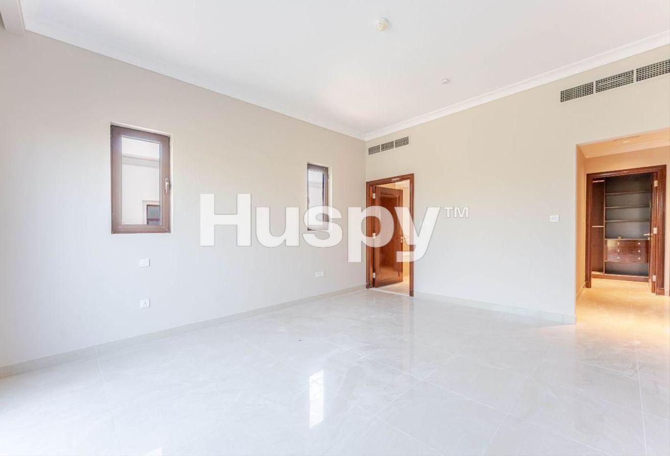 Vacant Soon | Close to Pool | Open Plan photo 5